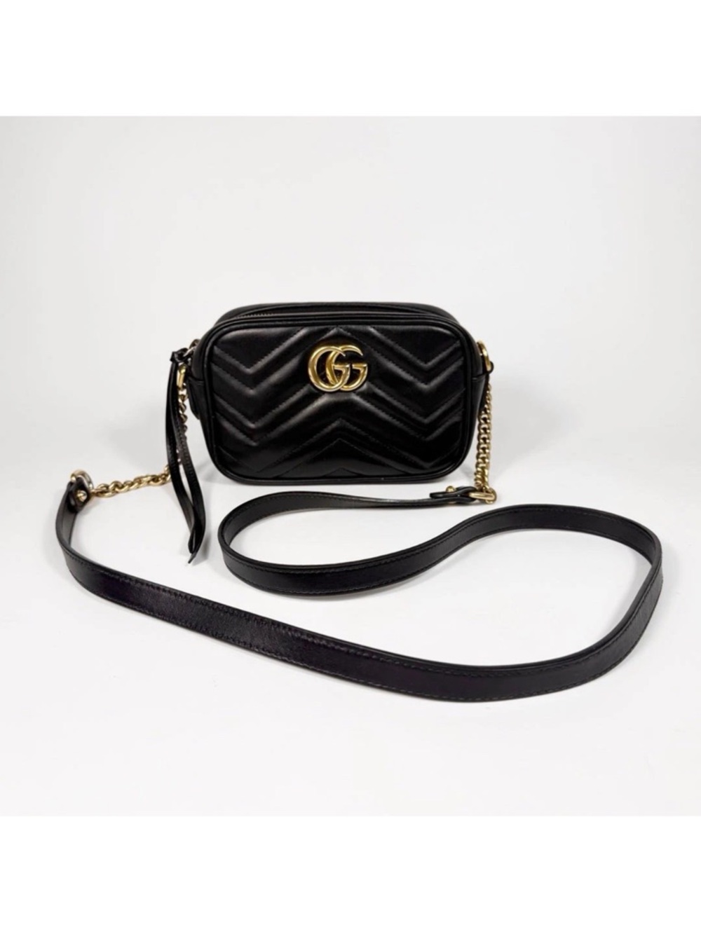 Gucci Black Leather Chevron Matelassé Crossbody with Gold GG - Picture 3 of 17